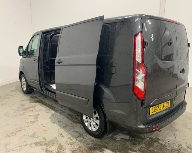 Ford Transit Custom TRANSIT CUSTOM 300 L2 DIESEL FWD 2.0 EcoBlue 130ps Low Roof Limited Van
