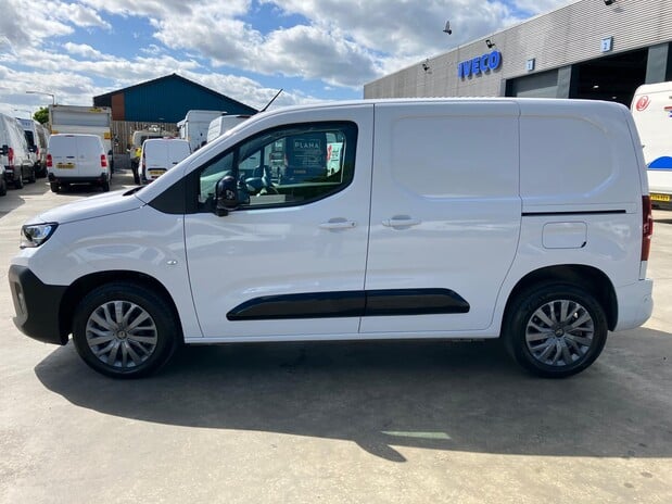 Peugeot Partner Peugeot Partner Asphalt L1 Van 8