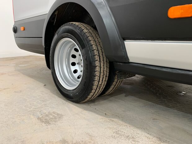 Ford Transit Transit 460 2.0 EcoBlue 170ps H3 17 Seater Trend 10