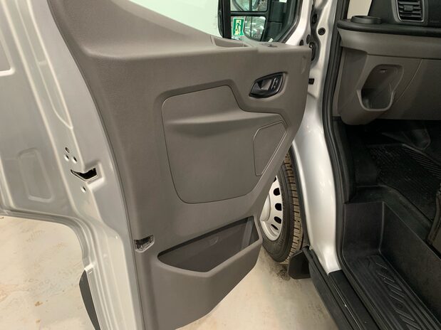 Ford Transit Transit 460 2.0 EcoBlue 170ps H3 17 Seater Trend 18