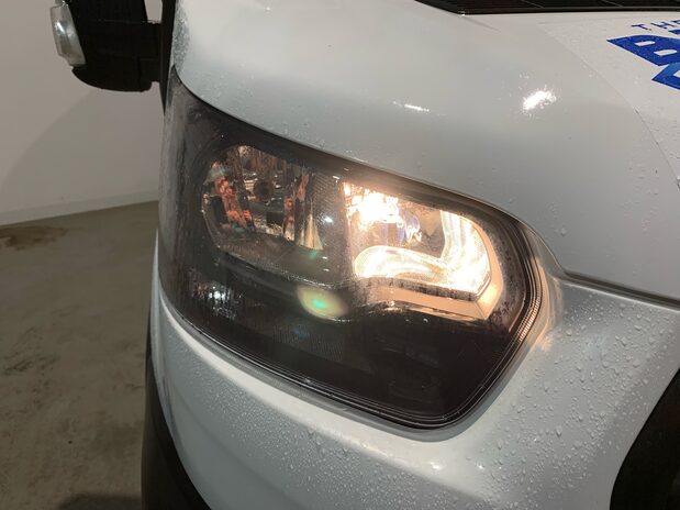 Ford Transit Transit 410 2.0L 130PS H2 14 Seater Trend 2