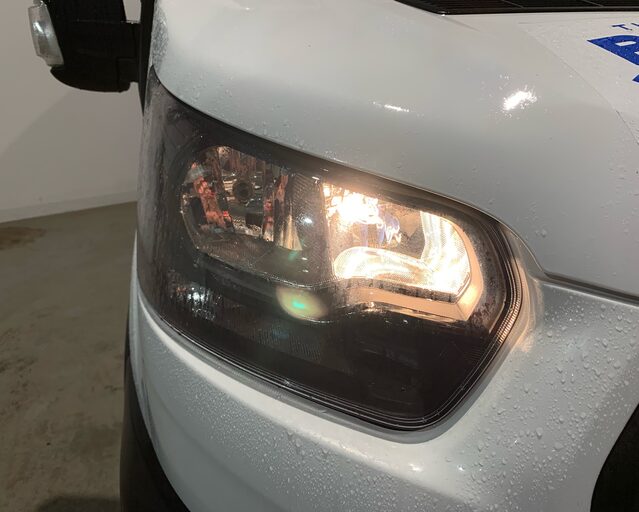 Ford Transit Transit 410 2.0L 130PS H2 14 Seater Trend