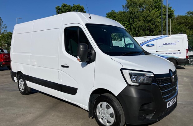 Renault Master MASTER MWB DIESEL FWD MM35dCi 135 Business+ Medium Roof Van