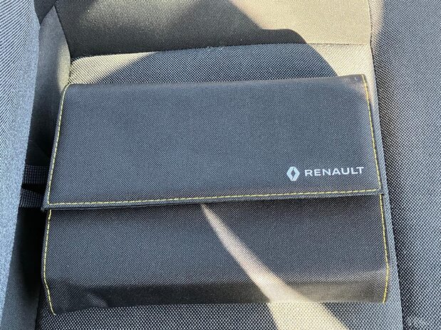 Renault Master MASTER MWB DIESEL FWD MM35dCi 135 Business+ Medium Roof Van 20