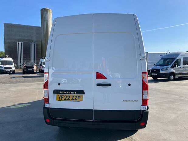 Renault Master MASTER MWB DIESEL FWD MM35dCi 135 Business+ Medium Roof Van 7