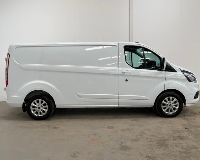 Ford Transit Custom Transit Custom 300 Limited 2.0L 130PS 6 Speed Manual Van