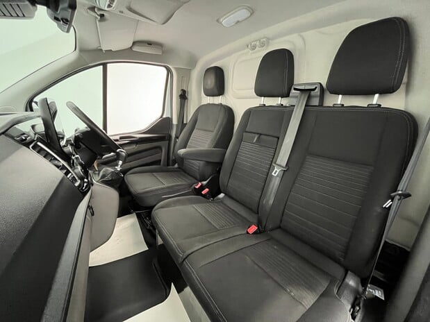 Ford Transit Custom Transit Custom 300 Limited 2.0L 130PS 6 Speed Manual Van 14