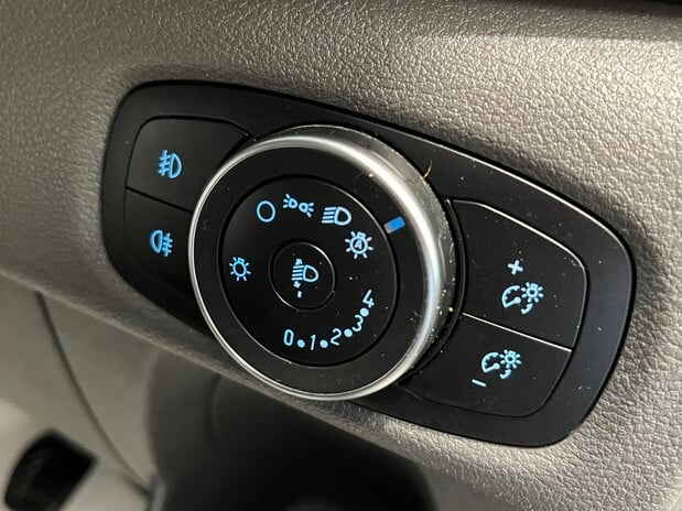 Ford Transit Custom Transit Custom 300 Limited 2.0L 130PS 6 Speed Manual Van 24