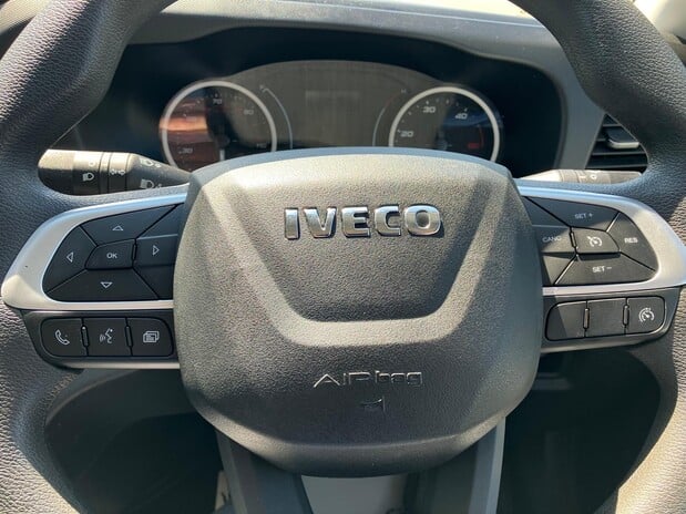 Iveco Daily Daily 35S14V 2.3 H2 Business Van 3520 WB 9