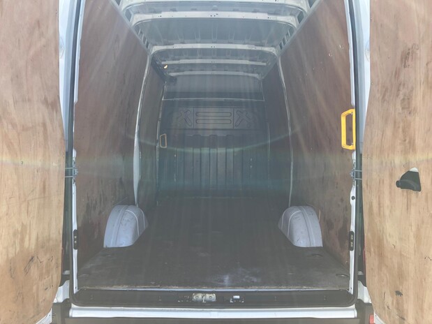 Iveco Daily Daily 35S14V 2.3 H2 Business Van 3520 WB 7