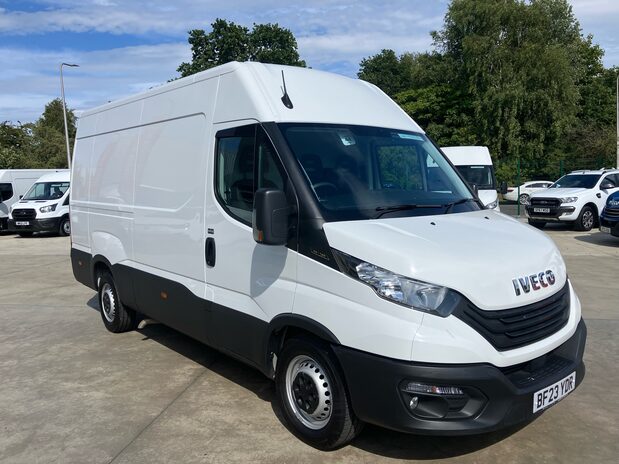 Iveco Daily Daily 35S14V 2.3 H2 Business Van 3520 WB 1