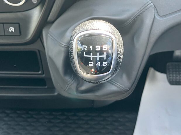 Iveco Daily Daily 35S14V 2.3 H2 Business Van 3520 WB 15