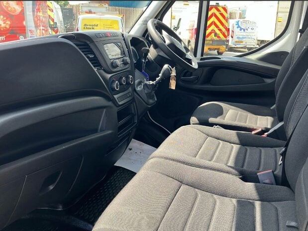 Iveco Daily Daily 35S14V 2.3 H2 Business Van 3520 WB 10