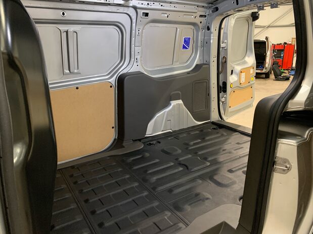 Ford Transit Connect TRANSIT CONNECT 250 L2 DIESEL 1.5 Eco Blue 120ps Limited Van 8