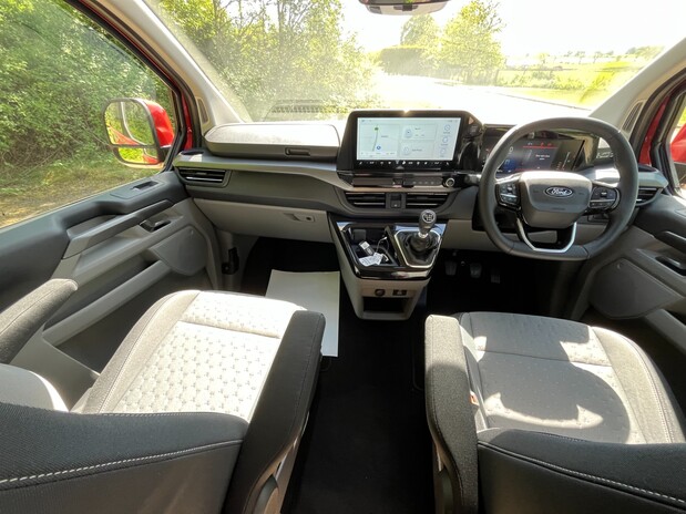 Ford Transit Custom Nugget Titanium Kombi H1 2.0 150ps **NEW** 4