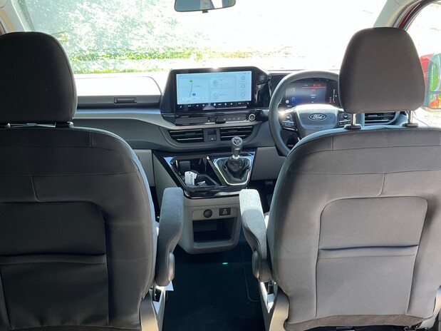 Ford Transit Custom Nugget Titanium Kombi H1 2.0 150ps **NEW** 23