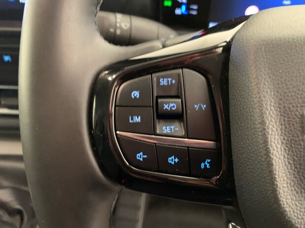 Ford Transit Custom Transit Custom 300 L2 Diesel 2.0 Eco Blue 136ps H1 Van Limited 20