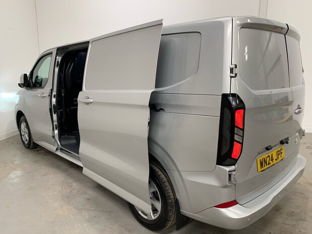Ford Transit Custom Transit Custom 300 L2 Diesel 2.0 Eco Blue 136ps H1 Van Limited 13
