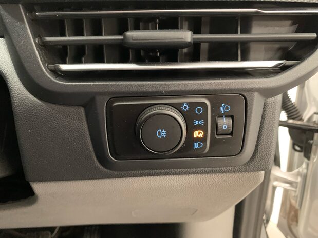 Ford Transit Custom Transit Custom 300 L2 Diesel 2.0 Eco Blue 136ps H1 Van Limited 21