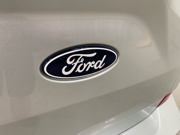 Ford Transit Custom Transit Custom 300 L2 Diesel 2.0 Eco Blue 136ps H1 Van Limited 26