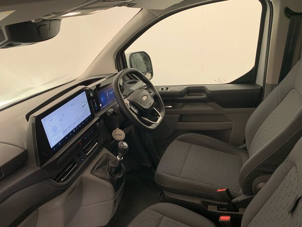 Ford Transit Custom Transit Custom 300 L2 Diesel 2.0 Eco Blue 136ps H1 Van Limited 15