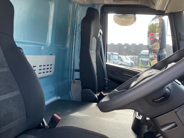 Iveco X-Way AD300X46ZP 6x4 Chassis Cab, 460bhp, Auto Gearbox **NEW** 5