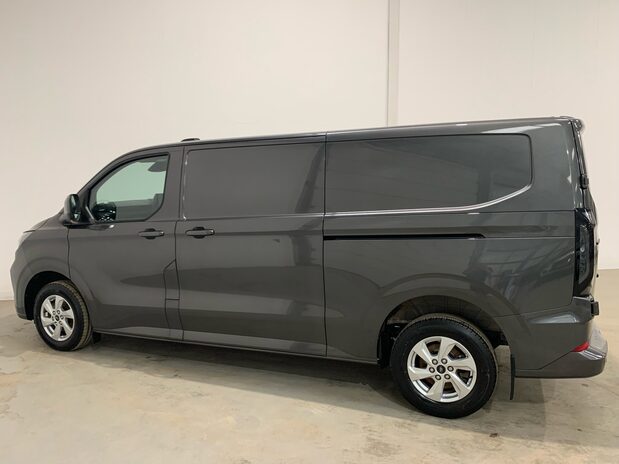 Ford Transit Custom Transit Custom 300 L2 Diesel 2.0 Eco Blue 136ps H1 Van Limited 4