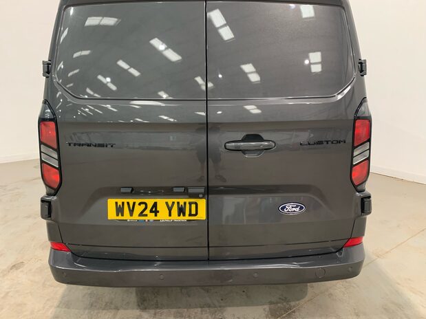 Ford Transit Custom Transit Custom 300 L2 Diesel 2.0 Eco Blue 136ps H1 Van Limited 5