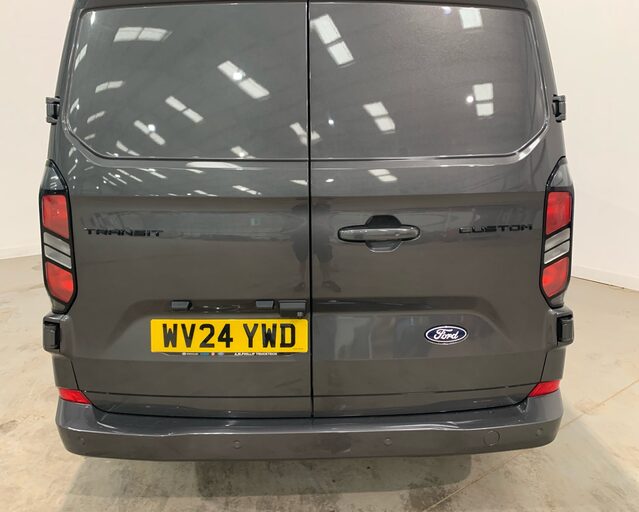 Ford Transit Custom Transit Custom 300 L2 Diesel 2.0 Eco Blue 136ps H1 Van Limited