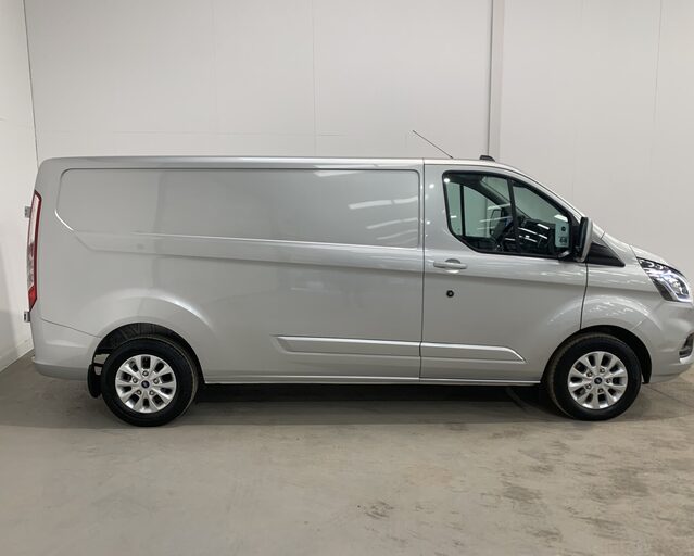 Ford Transit Custom 320 L2 DIESEL FWD 2.0 EcoBlue 130ps Low Roof Limited Van Auto