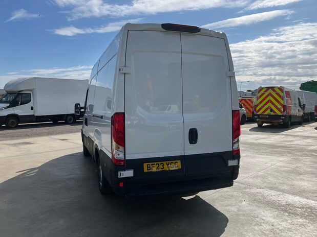 Iveco Daily Daily 35S14V 2.3 H2 Business Van 3520 WB 7