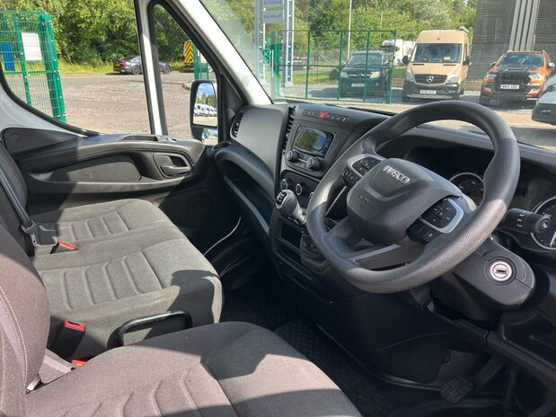 Iveco Daily Daily 35S14V 2.3 H2 Business Van 3520 WB 10
