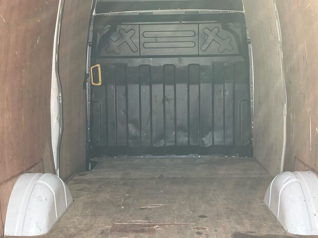 Iveco Daily Daily 35S14V 2.3 H2 Business Van 3520 WB 13