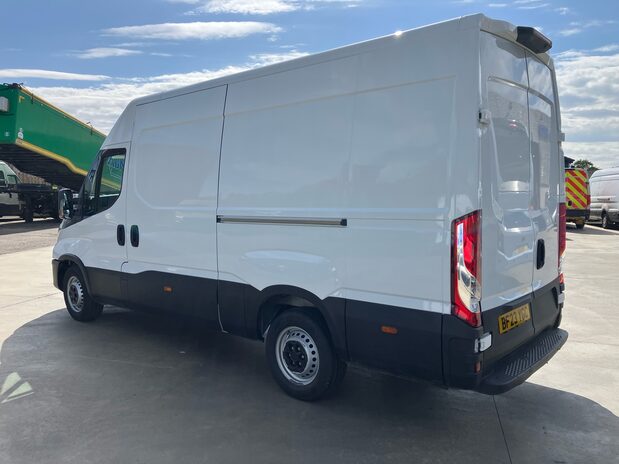Iveco Daily Daily 35S14V 2.3 H2 Business Van 3520 WB 6