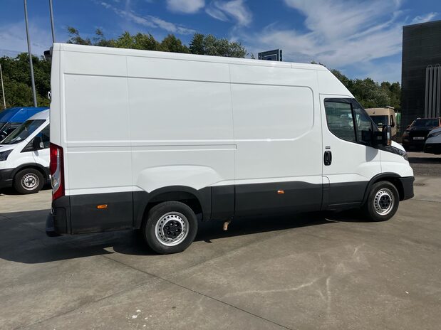 Iveco Daily Daily 35S14V 2.3 H2 Business Van 3520 WB 8