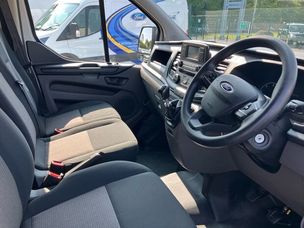 Ford Transit Custom Transit Custom 320L2 2.0 EcoBlue 130ps H2 Roof Leader Van 10