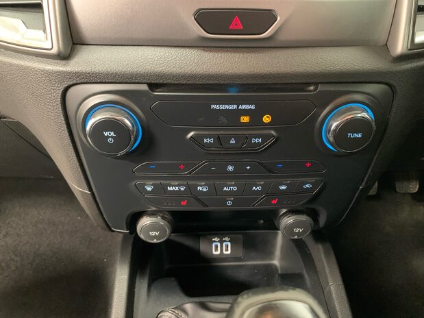 Ford Ranger Ranger 4X4 DCab Limited 2.0L 213PS 6 Speed Manual 24