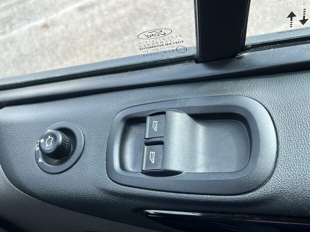 Ford Transit Custom TRANSIT CUSTOM 300 L2 H1 DIESEL FWD 2.0 Eco Blue 130ps Low Roof 20