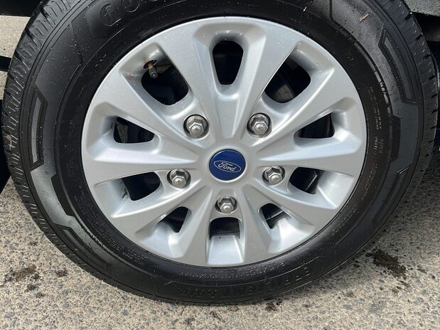 Ford Transit Custom TRANSIT CUSTOM 300 L2 H1 DIESEL FWD 2.0 Eco Blue 130ps Low Roof 21