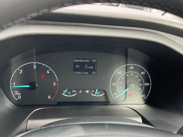 Ford Transit Custom TRANSIT CUSTOM 300 L2 H1 DIESEL FWD 2.0 Eco Blue 130ps Low Roof 17