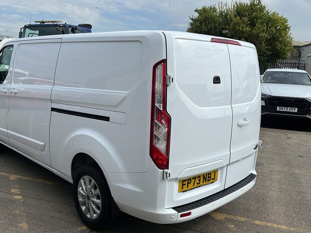 Ford Transit Custom TRANSIT CUSTOM 300 L2 H1 DIESEL FWD 2.0 Eco Blue 130ps Low Roof 8