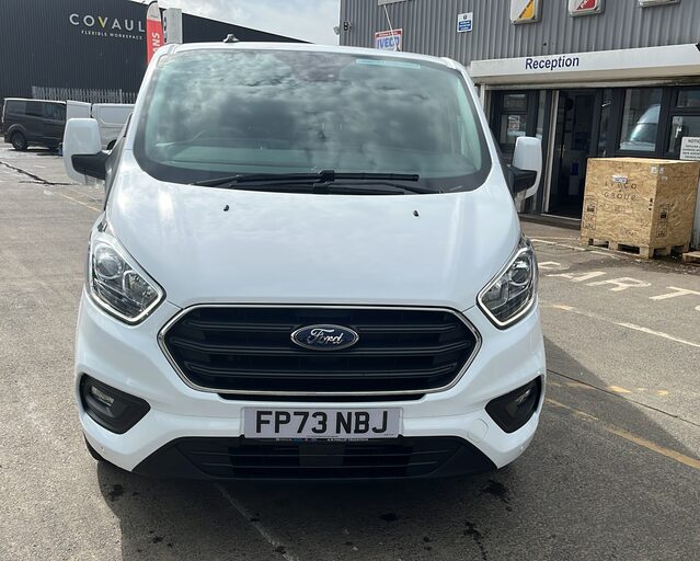 Ford Transit Custom TRANSIT CUSTOM 300 L2 H1 DIESEL FWD 2.0 Eco Blue 130ps Low Roof