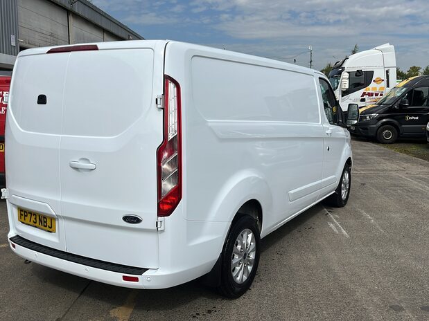 Ford Transit Custom TRANSIT CUSTOM 300 L2 H1 DIESEL FWD 2.0 Eco Blue 130ps Low Roof 5