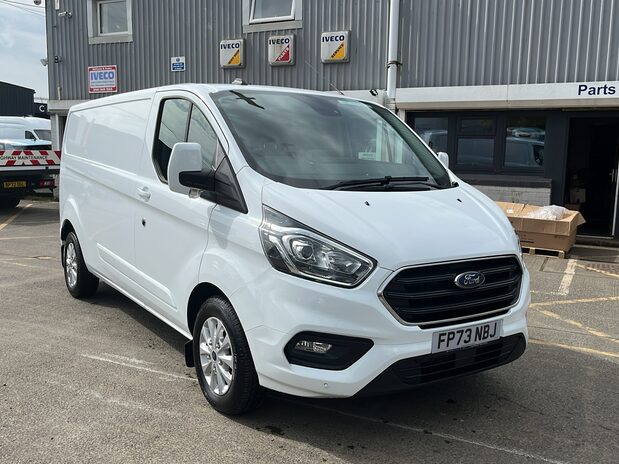 Ford Transit Custom TRANSIT CUSTOM 300 L2 H1 DIESEL FWD 2.0 Eco Blue 130ps Low Roof 1