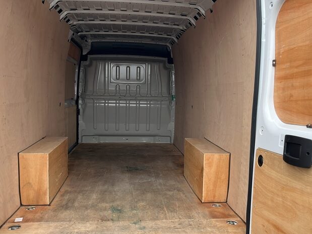 Citroen Relay RELAY 35 HEAVY L4 DIESEL 2.2 Blue HDi H2 Van 140ps Enterprise Edition 10