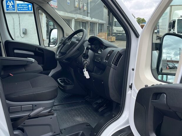 Citroen Relay RELAY 35 HEAVY L4 DIESEL 2.2 Blue HDi H2 Van 140ps Enterprise Edition 11