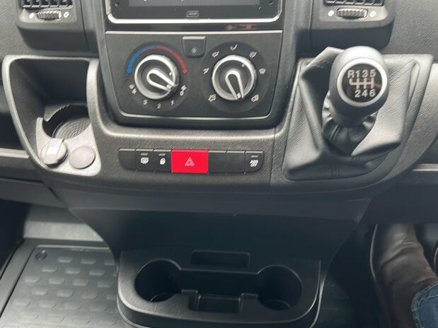 Citroen Relay RELAY 35 HEAVY L4 DIESEL 2.2 Blue HDi H2 Van 140ps Enterprise Edition 13