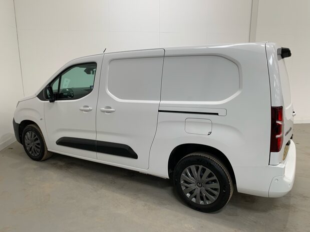 Citroen Berlingo Citroen Berlingo XL Diesel 1.5 Blue HDi 100ps Van Driver 10