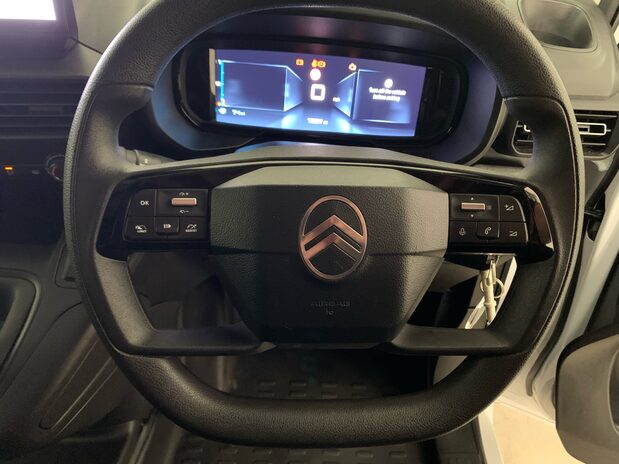 Citroen Berlingo Citroen Berlingo XL Diesel 1.5 Blue HDi 100ps Van Driver 17