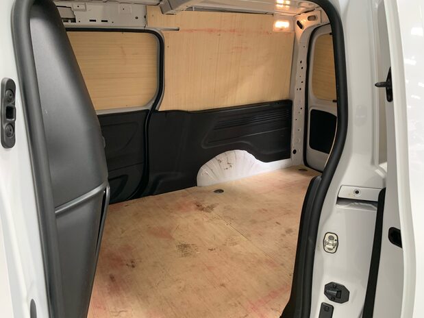 Citroen Berlingo Citroen Berlingo XL Diesel 1.5 Blue HDi 100ps Van Driver 12